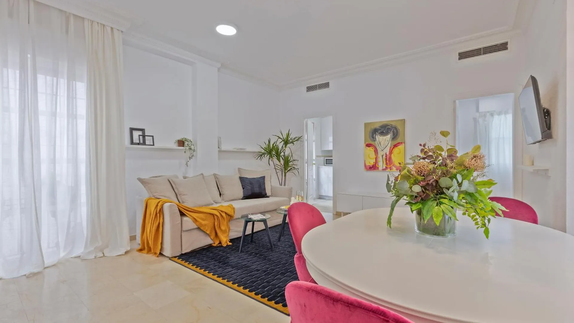 Avanti Sirena Seville Apartment