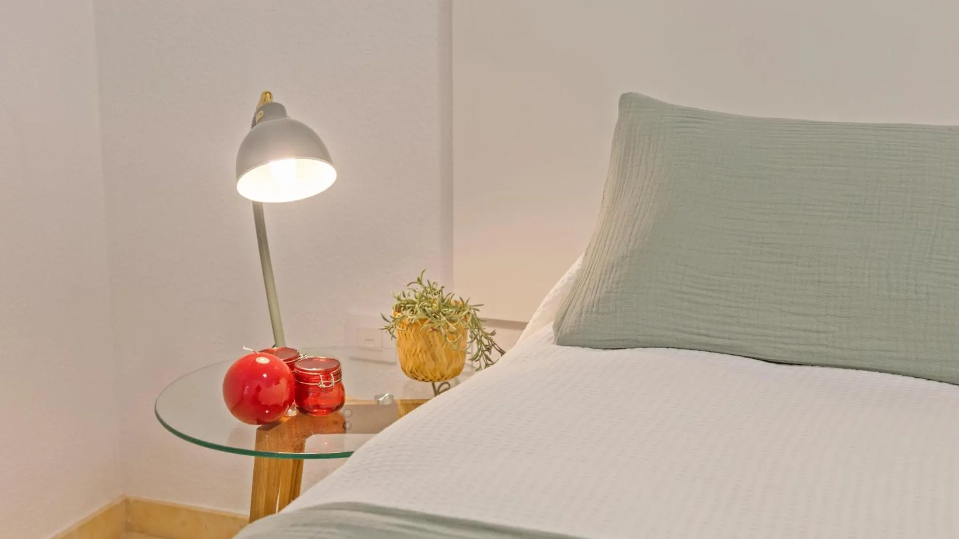Avanti Sirena Seville Apartment